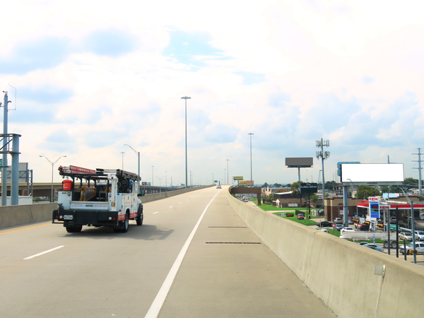 TEXpress @ Stemmons Fwy (I-35E) WS 100ft S/O Royal Ln F/N - 2