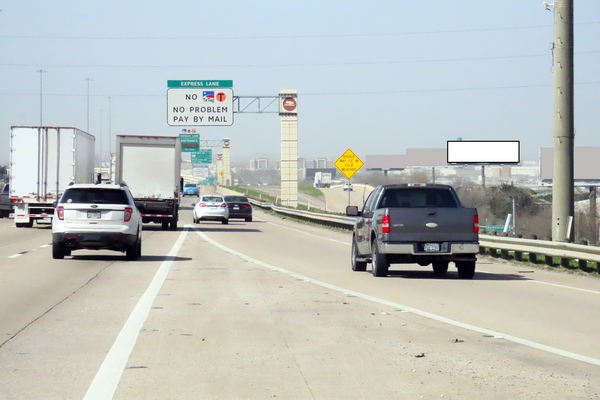 Tom Landry Hwy (I-30) NS 0.15mi W/O Westmoreland F/E - 2