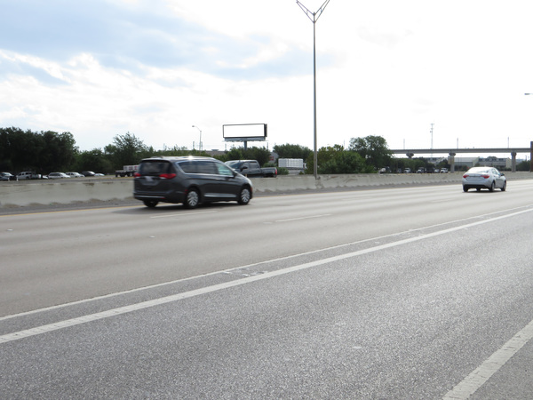 Stemmons Fwy (I-35E) ES 0.24mi N/O Storey Ln F/N - 1