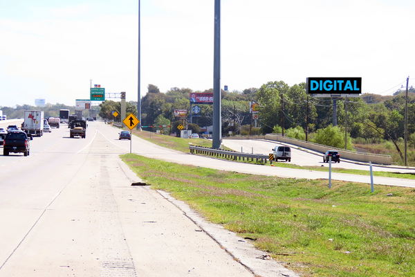 Tom Landry Hwy SS 0.2mi W/O Belt Line Rd F/W - 2