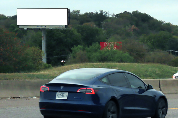 Tom Landry Hwy (I-30) SS 1.7mi E/O Oakland Blvd F/E - 1
