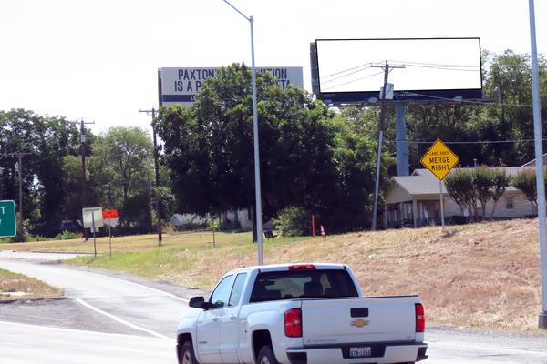 Airport Fwy SS 0.13mi E/O Sylvania Av F/W - 2