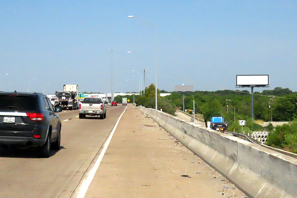 Tom Landry Hwy  (I-30) NS 0.1mi W/O MacArthur Blvd F/E - 2