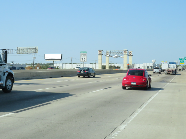 Tom Landry Hwy  (I-30) SS 0.7mi E/O MacArthur Blvd F/E - 1