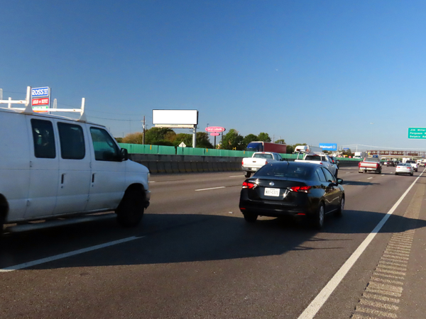 Thornton Fwy (I-30) SS 0.3mi W/O Buckner Blvd F/E - 1