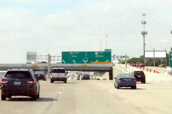 Thornton Fwy (I-35E) WS 200ft S/O Illinois Av F/N - 2