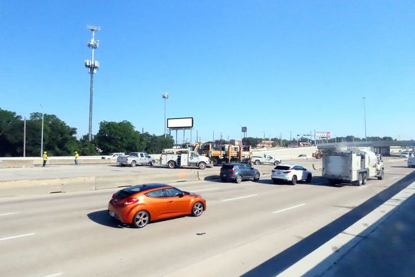 Thornton Fwy (I-35E) WS 200ft S/O Illinois Av F/S - 1