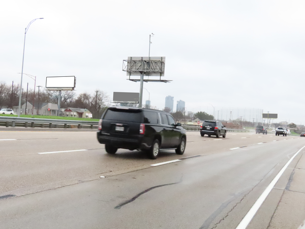 Airport Fwy SS 0.2mi E/O Sylvania Av F/E - 1