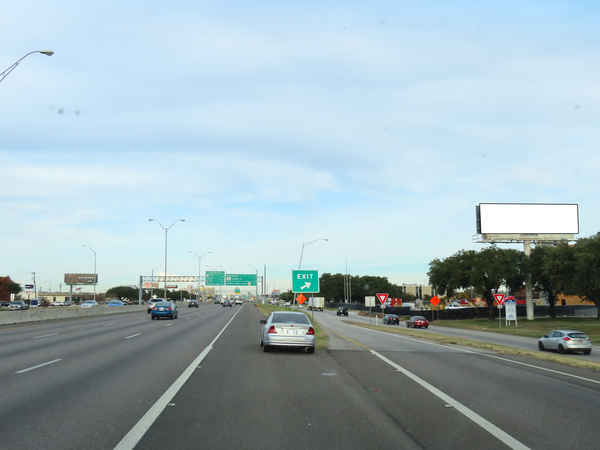 Carpenter Fwy NS 0.2mi W/O Mockingbird Ln F/E - 2