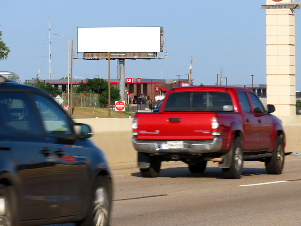 Tom Landry Hwy (I-30) SS 0.16mi E/O Westmoreland Rd F/E - 1