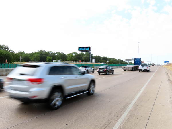 Thornton Fwy (I-35E) ES 0.5mi S/O Loop 12 F/N - 1