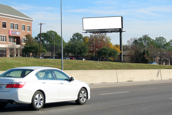 I-35 ES 0.3mi N/O Teasley Ln F/N - 1