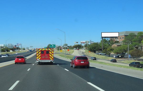 I-35 ES 0.3mi N/O Teasley Ln F/S - 2