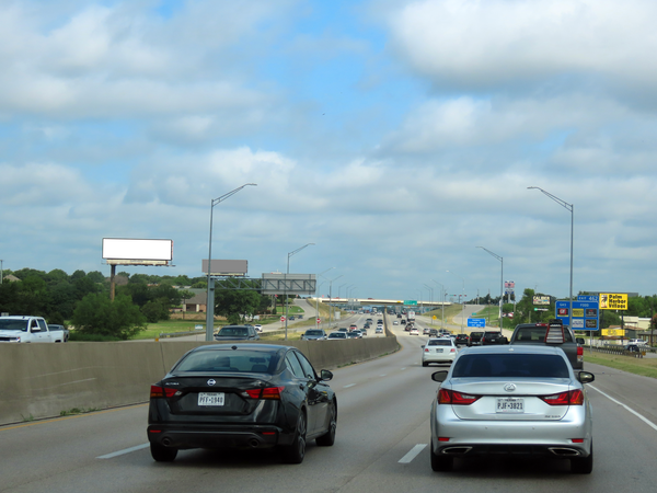 I-35E WS 0.4mi S/O Shady Shores F/S - 1