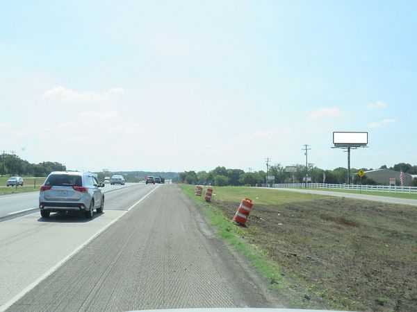 I-35W WS 1mi S/O Briar Oaks F/N - 2