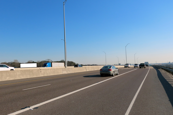North Fwy (I-35W) ES 0.6mi N/O Northside Dr F/N - 1