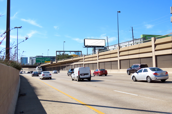 Central Expwy (SH 75) WS 0.4mi N/O Knox St F/N - 2