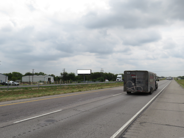 I-35W ES 0.6mi S/O FM 917 F/N - 1