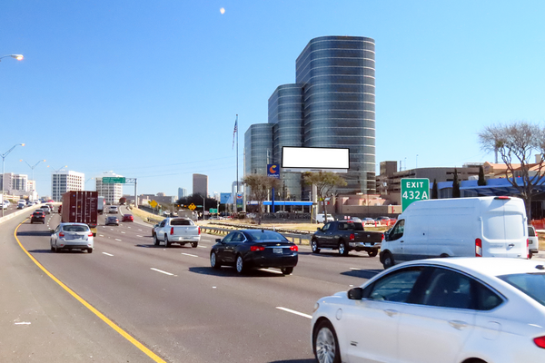 Stemmons Fwy (I-35E) WS 450ft N/O Inwood F/N - 2
