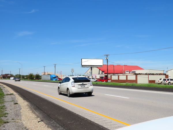 Hwy 175 NS 0.4mi W/O FM 148 F/E - 2