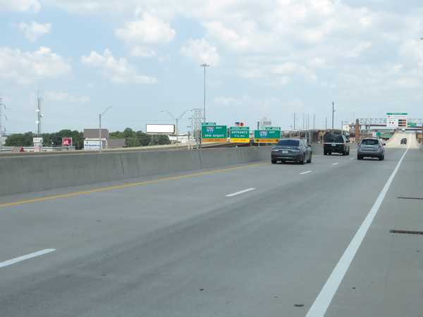 TEXpress @ Stemmons Fwy (I-35E) WS 0.1mi N/O Royal Ln F/S - 1