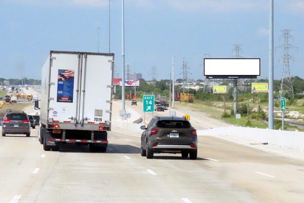 LBJ Fwy (I-635) NS 0.3mi W/O Kingsley F/E - 2