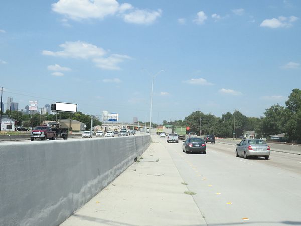 I-45 WS 0.2mi N/O Lamar St F/S - 1