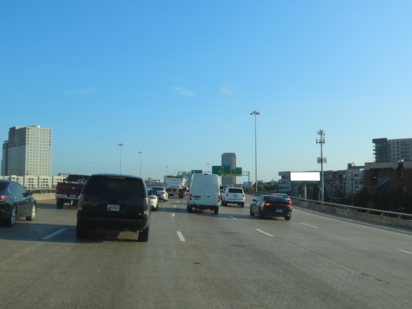 Central Expwy (SH 75) ES 0.1mi N/O Live Oak St F/S - 1
