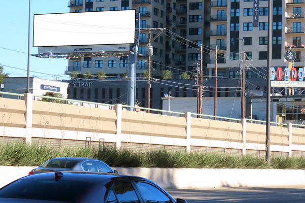 Central Expwy (SH 75) WS 100ft S/O McCommas F/S - 1