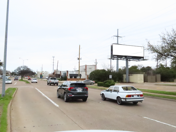 Greenville Av ES 0.1mi N/O Southwestern F/S - 2