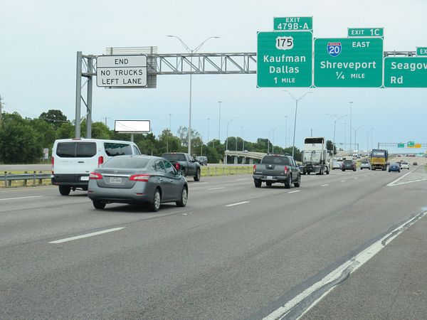 LBJ Fwy (I-635) ES 0.8mi S/O Elam Rd F/N - 2