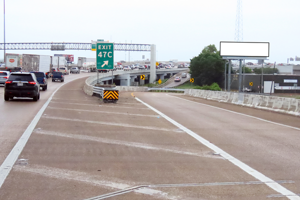 Thornton Fwy (I-30) NS 10ft W/O 1st Av F/E - 2