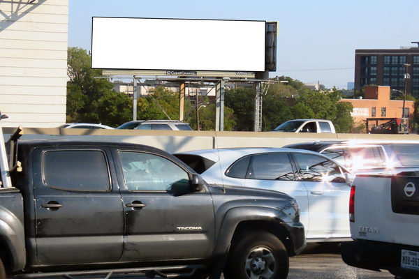 Thornton Fwy (I-30) NS 10ft W/O 1st Av F/W - 1