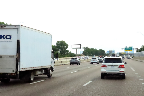Tom Landry Hwy (I-30) NS 0.2mi W/O Sylvan Av F/W - 1