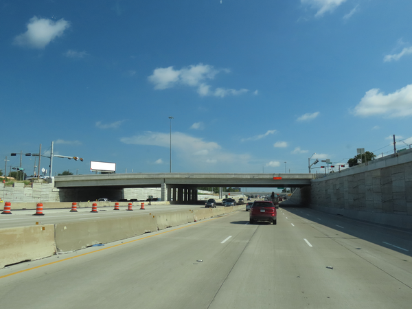 Thornton Fwy (I-35E) WS 300ft N/O Illinois Av F/S - 1