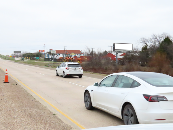 Northwest Hwy  (Loop 12) SS 200ft W/O Luna Rd F/W - 2