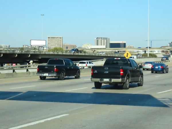 Central Expwy (SH 75) WS 200ft S/O Woodall Rodgers F/S - 2