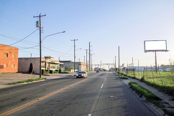 Grand Av NS 325ft W/O 4th St F/E - 2