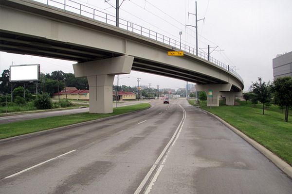 Hines Blvd ES 10ft N/O Hondo Av F/N - 1