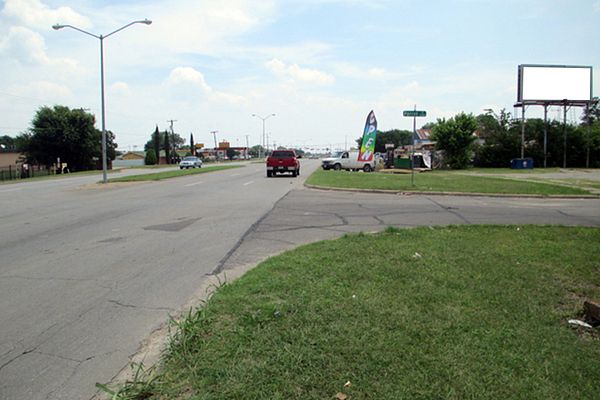 Illinois Av SS 75ft E/O Parrott St F/W - 2