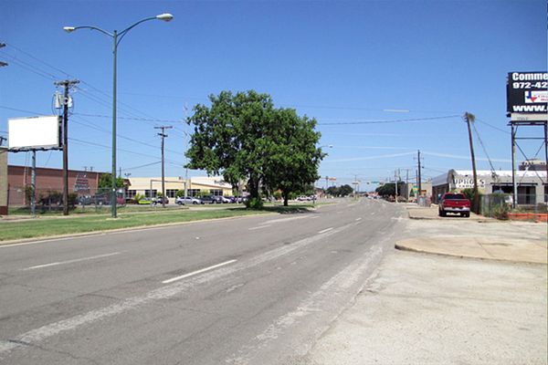 Irving Blvd SS 220ft E/O Oak Lawn F/E - 1