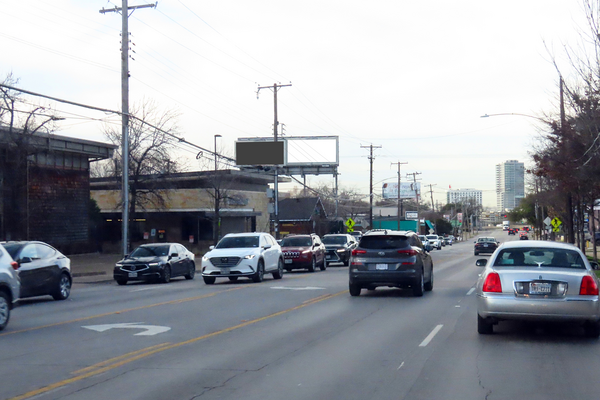 Oak Lawn Av SS 200ft E/O Routh St F/E - 2