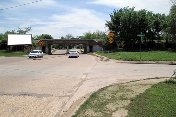 Sylvan Av ES 110ft S/O Muncie St F/N - 1