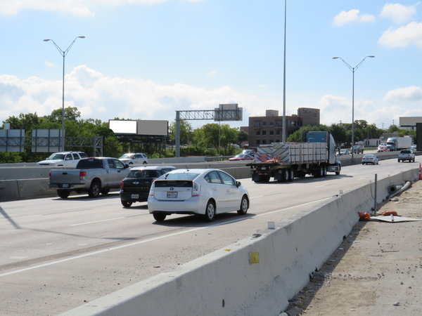 Thornton Fwy (I-35E) ES 480ft N/O 6th St F/N - 1