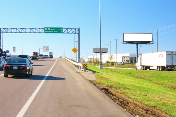 North Fwy (I-35W) WS 640ft N/O Keller Hicks F/N - 2