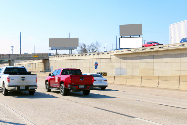 South Fwy (I-35W) WS 700ft S/O Berry St F/N - 2