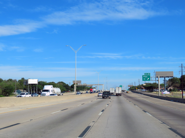 South Fwy (I-35W) WS 360ft N/O Pafford St F/S - 1