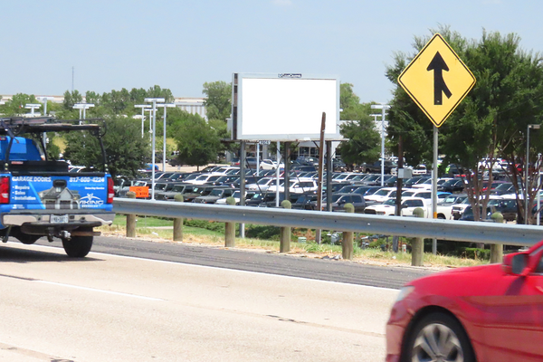 South Fwy (I-35W) ES 900ft N/O Risinger Rd F/S - 2
