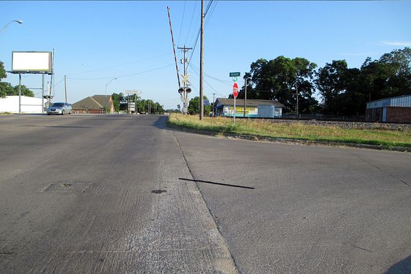 Wichita St ES 100ft S/O Bisbee Rd F/N - 1
