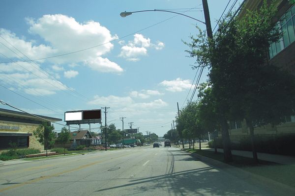 Oak Lawn Av SS 200ft E/O Routh St F/E - 1
